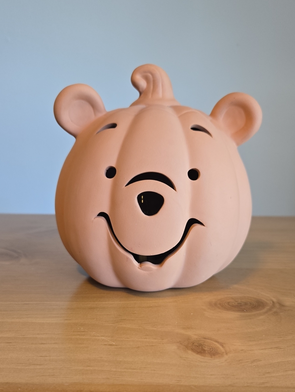 Winnie the Pooh Terra Cotta light up Pumpkin